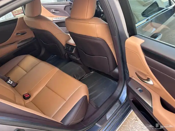 لكزس 2021 ES250 ممشى 63 الف نص فل 31