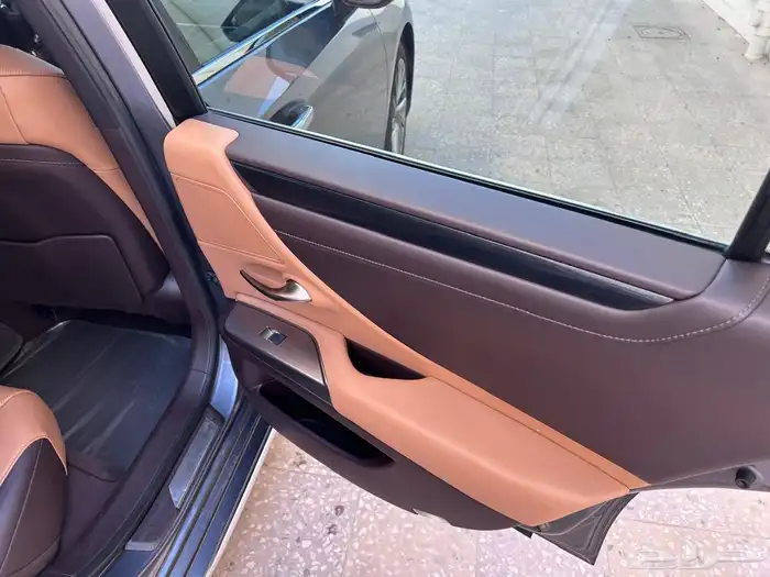 لكزس 2021 ES250 ممشى 63 الف نص فل 30