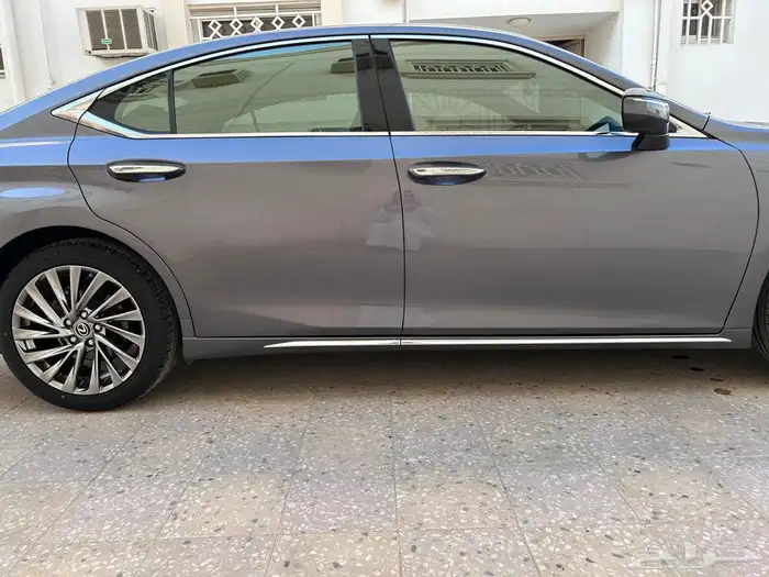 لكزس 2021 ES250 ممشى 63 الف نص فل 3