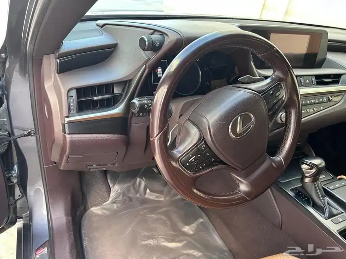 لكزس 2021 ES250 ممشى 63 الف نص فل 40