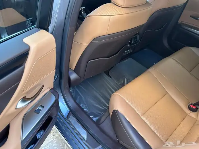 لكزس 2021 ES250 ممشى 63 الف نص فل 35
