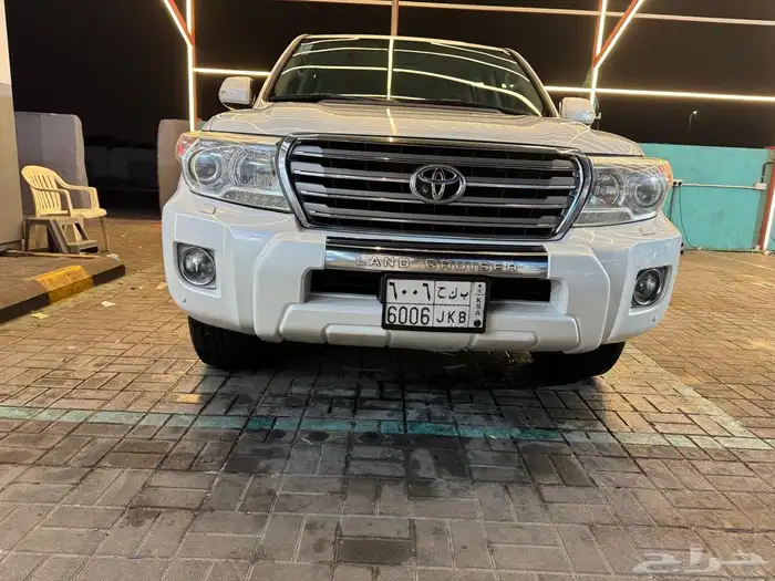 لاندكروزر نظيف جدا 22