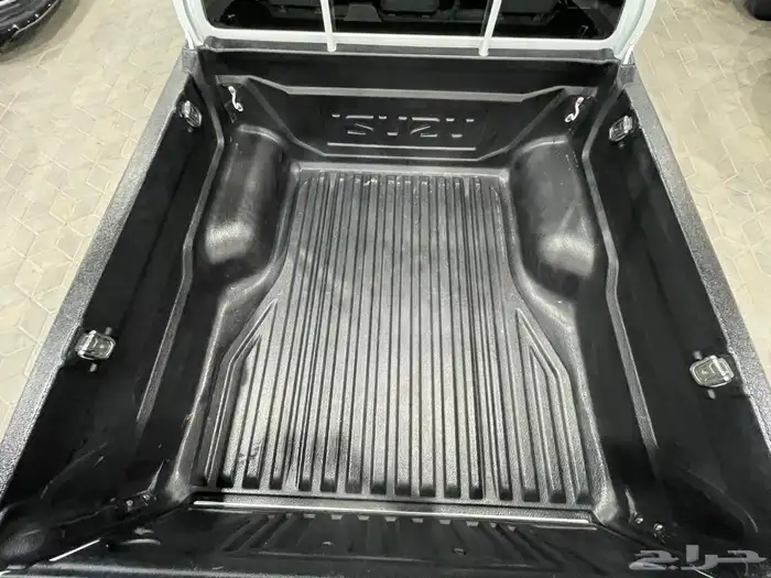 ايسوزو ديماكس 2023 LS - عداد 8 الف فقط بحالة الوكالة .. 12