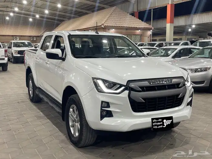 ايسوزو ديماكس 2023 LS - عداد 8 الف فقط بحالة الوكالة .. 2