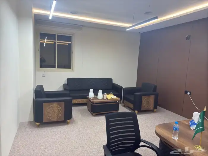 مكتب للبيع 1