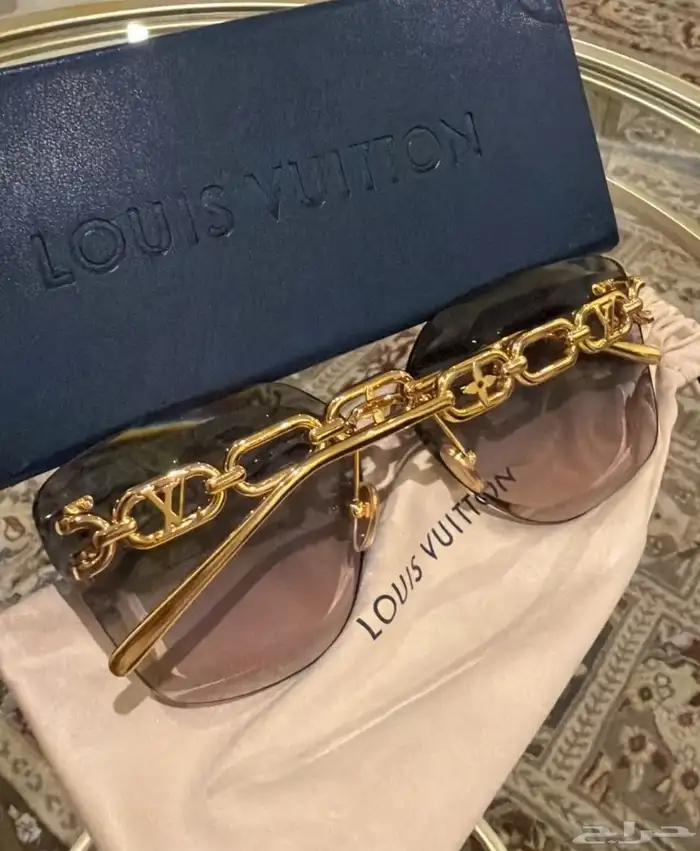 مبيوع نظارة نسائية من لويس فيتون مع الفاتورة 3
