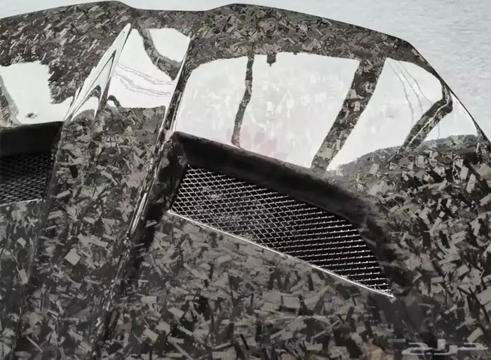 هوركان -كبوت كاربون فايبر 1