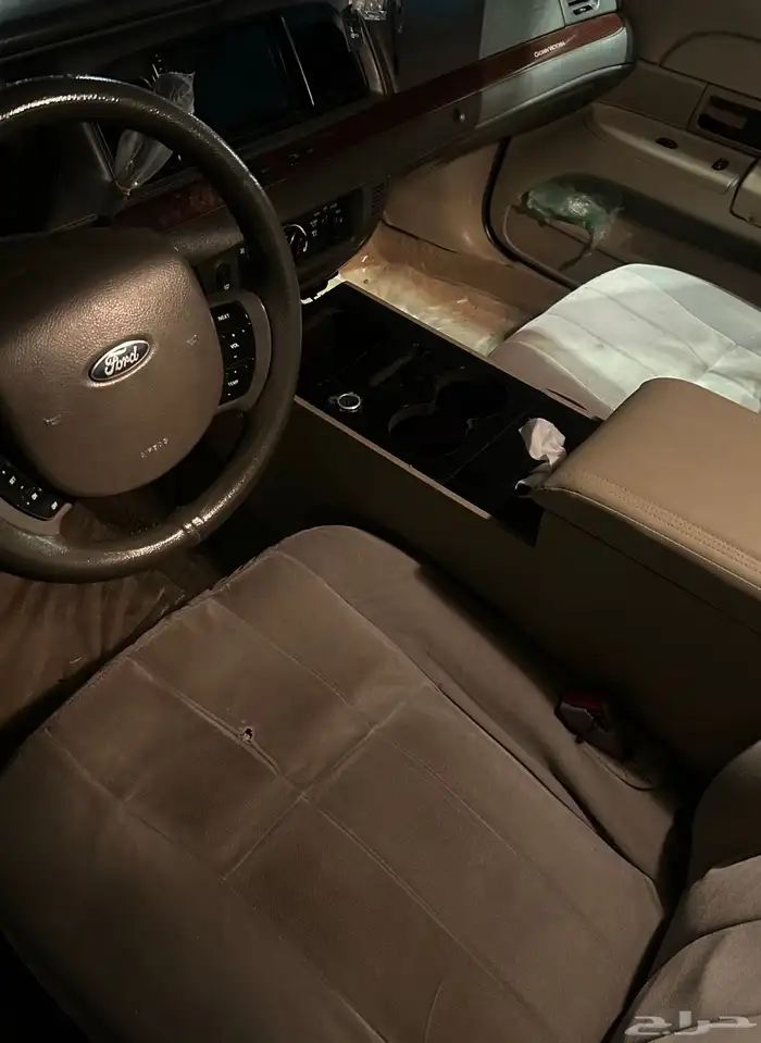 فورد فكتوريا 4