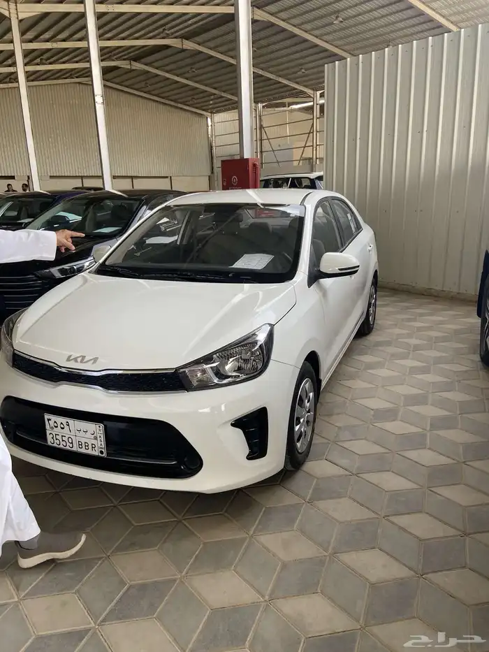 كيا بيجاس 2022   نظيفة وممشاها قليل (قابل للبدل) 2