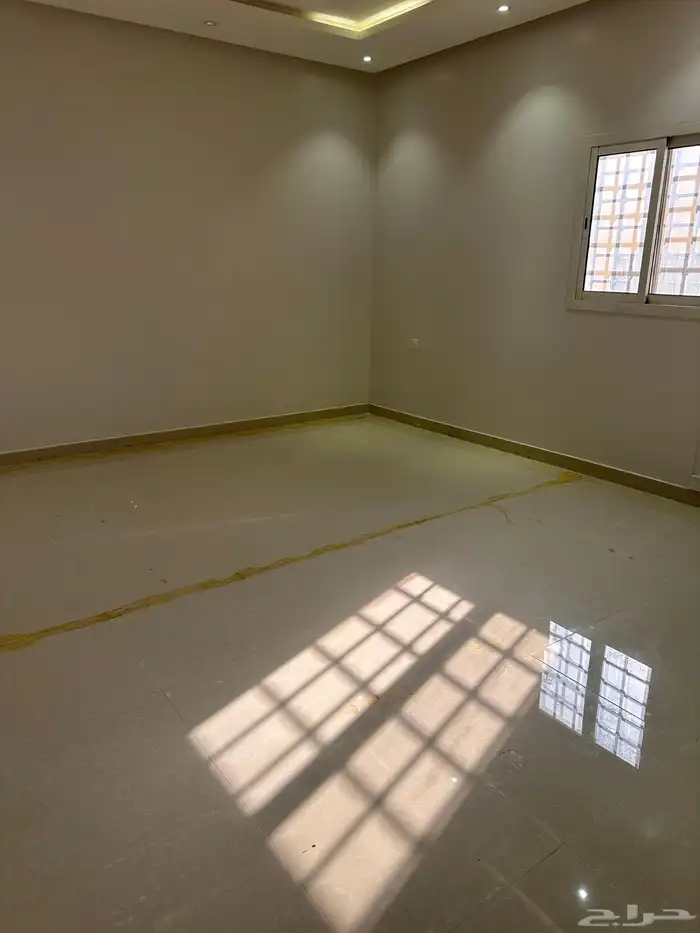 غرفة كبيرة في حي المؤنسية 3