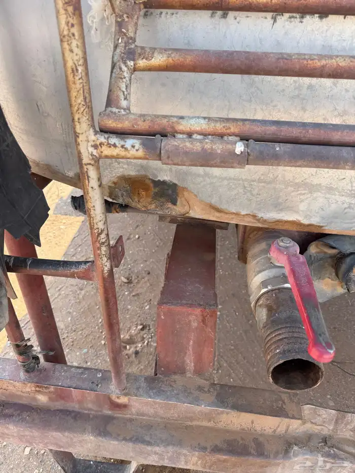 تانكي عايدي مستعمل فيه بعض الشقوق الموضحه فالتصوير فقط 5