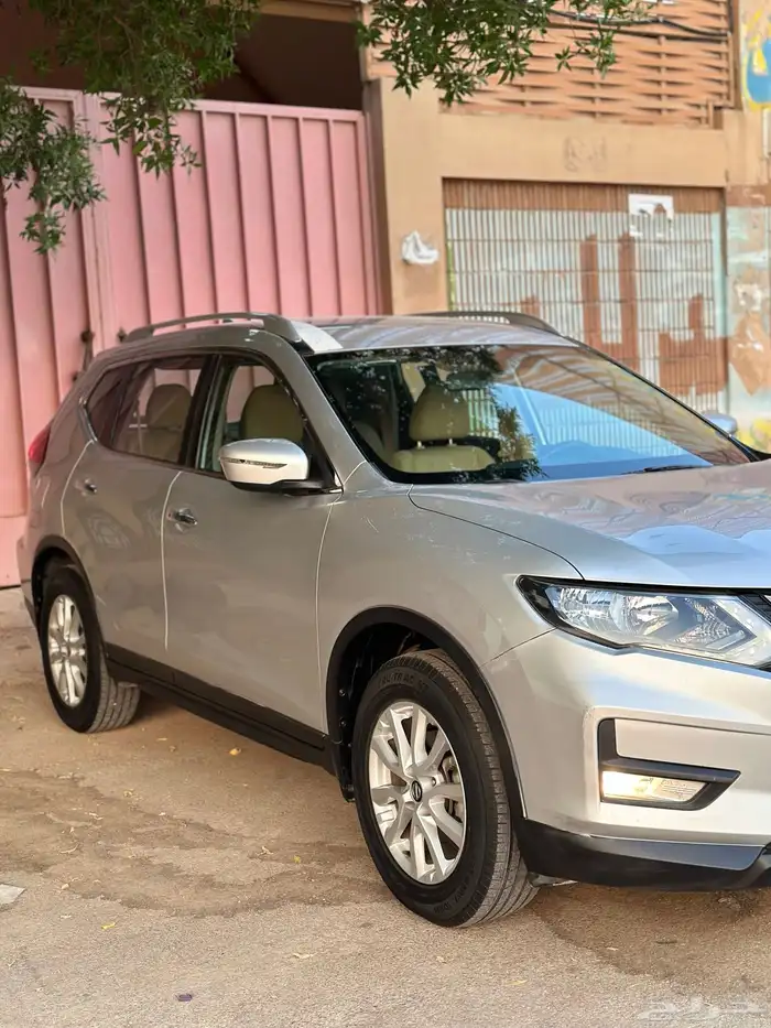 نيسان اكس تريل 1