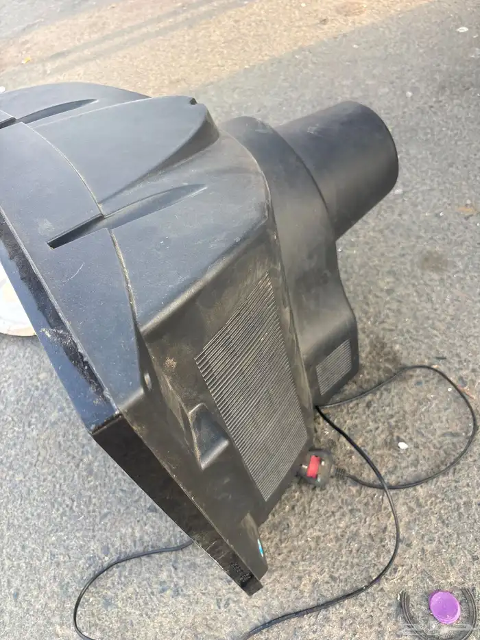 التلفزيون للبيع 3