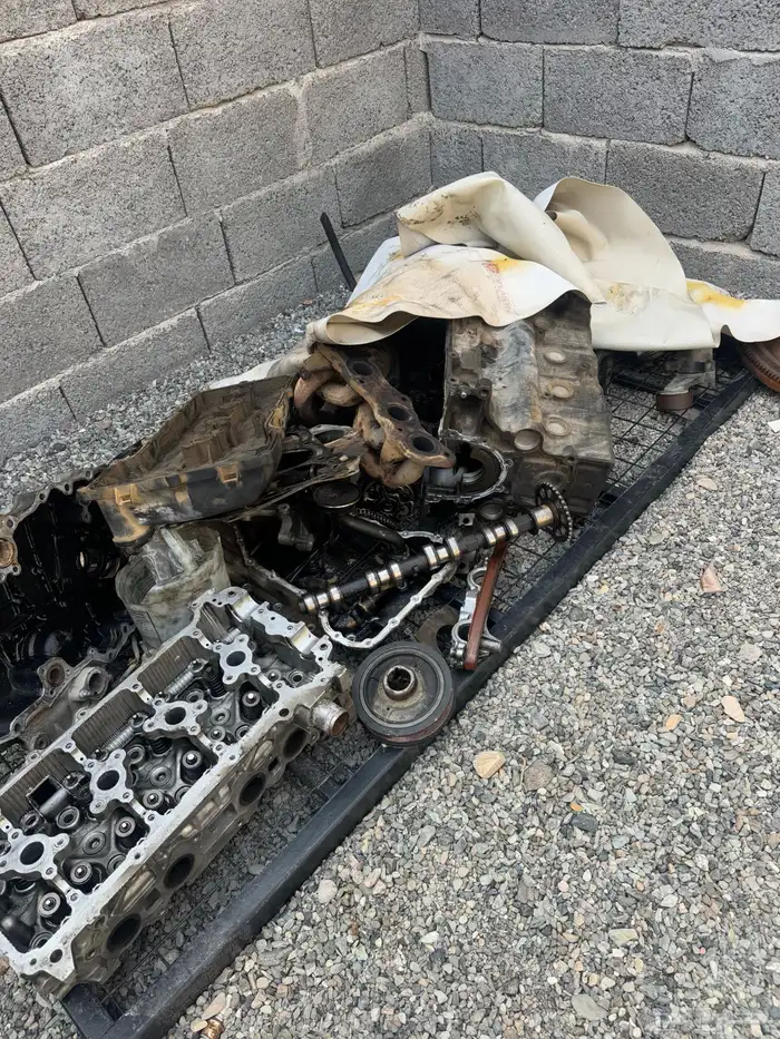 للبيع مكينه هايلكس فور شنر باص هايس أنوفا 2TR 0