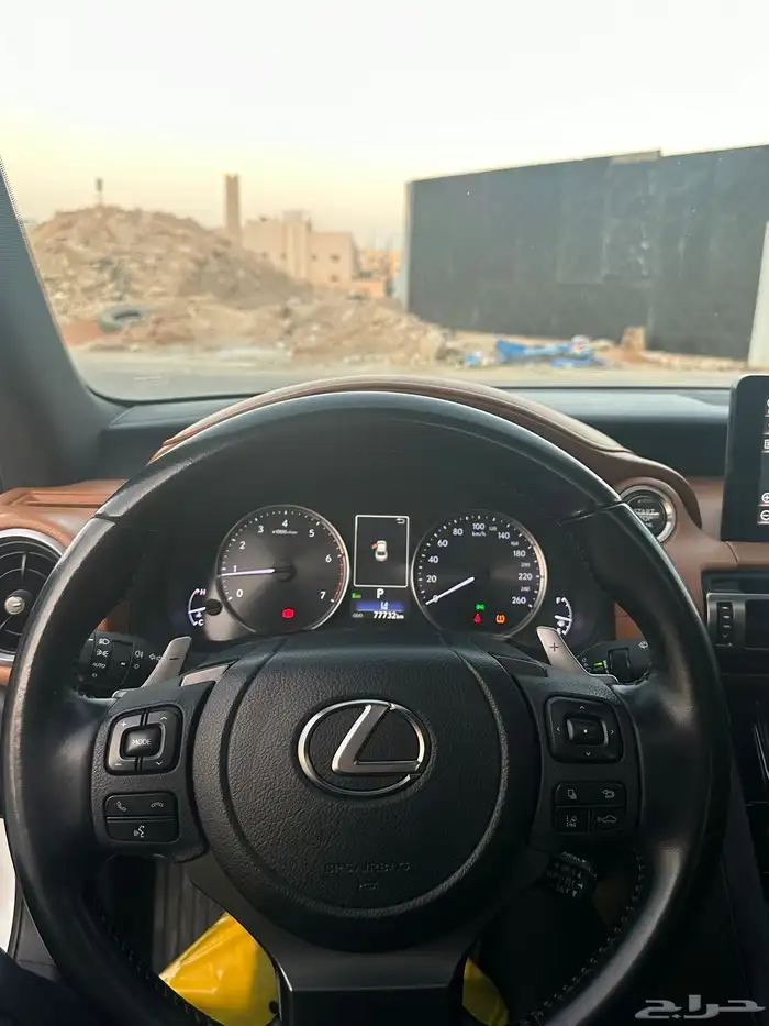 لكزس is300 2021 10