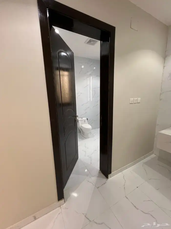 فلل للبيع موقع مميز بالواصليه 9