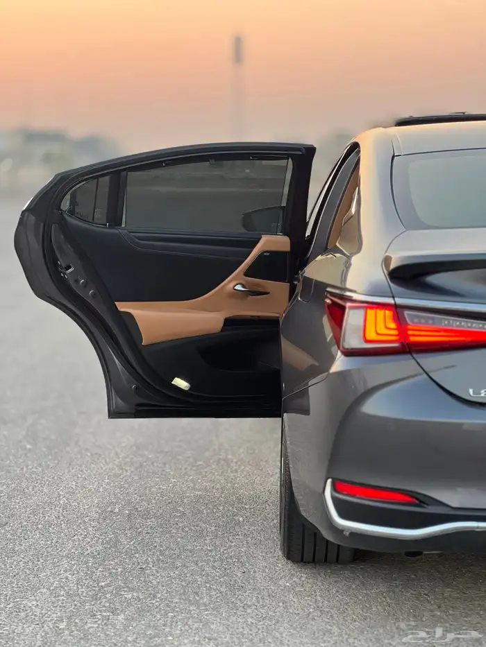 لكزس ES300h بدي وكاله مالك اول فل كامل 25
