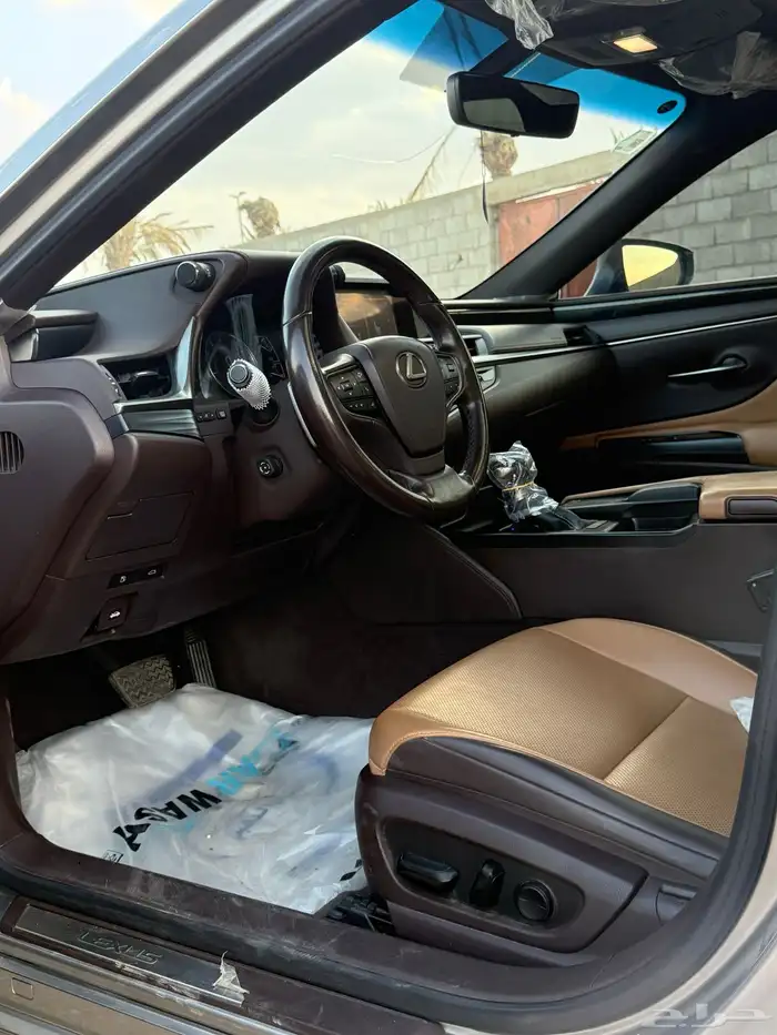 للبيع لكزس 2021 37