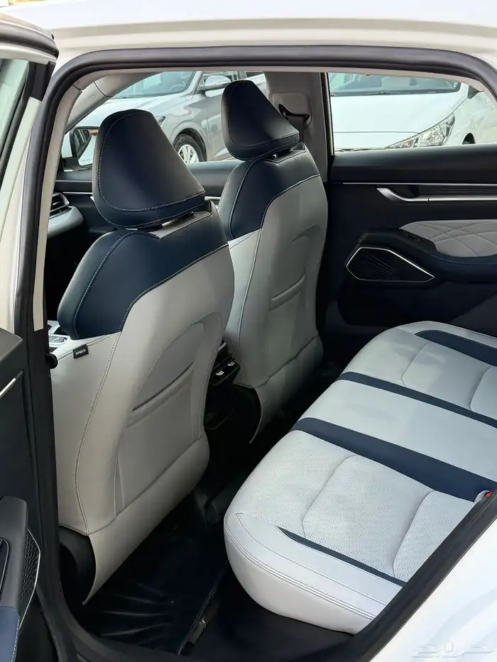 جيلي ام جراند 2023 فل كامل 7