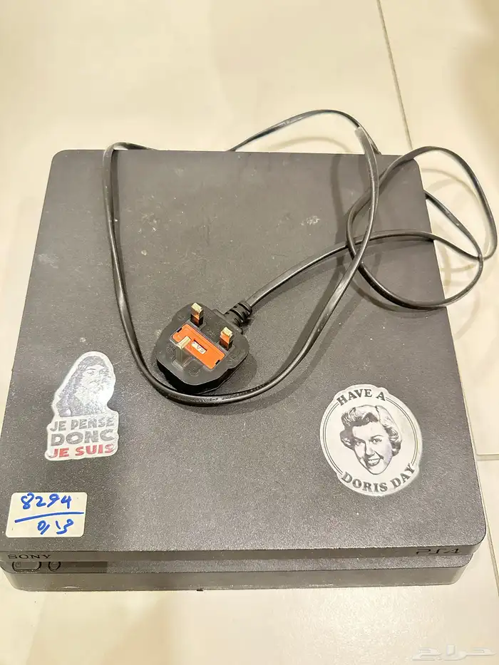 سوني 4 مع يد وسماعة وشاحن يد 0