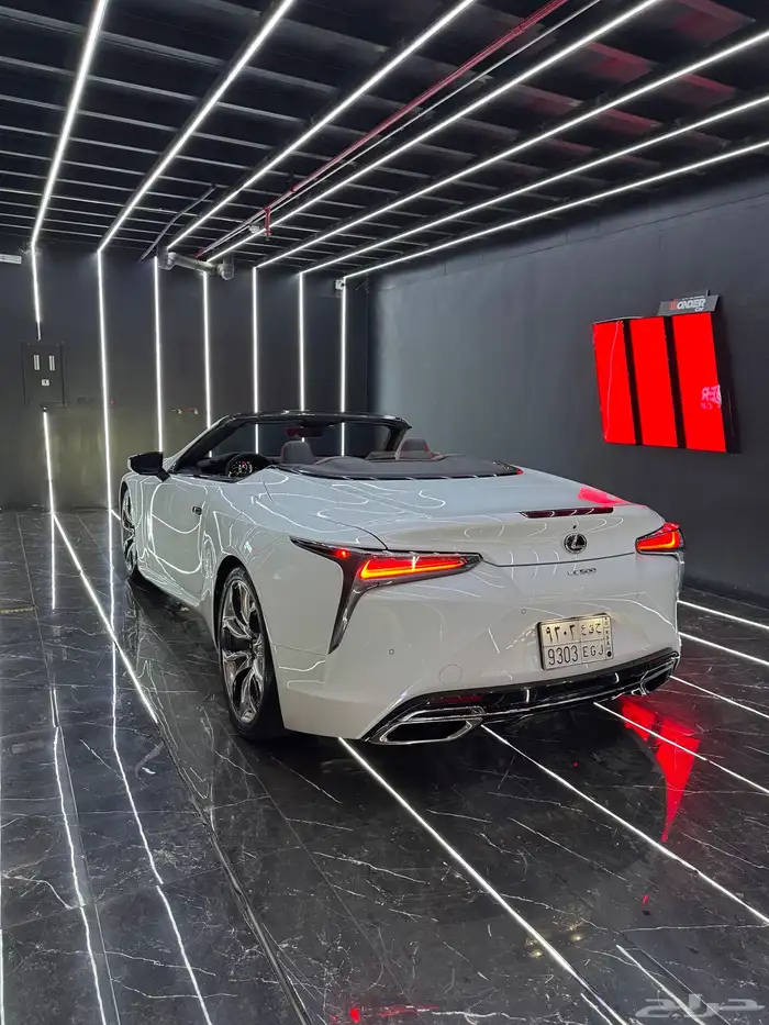 لكزس LC500 2021 1