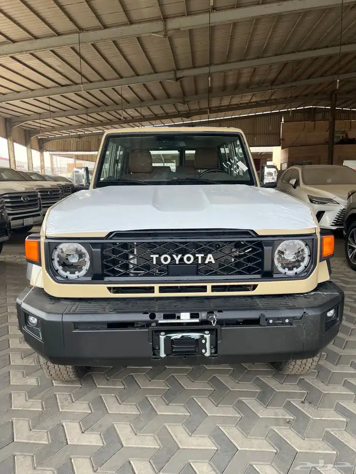 تويوتا ربع مصندق 2025 فل كامل بريمي 0