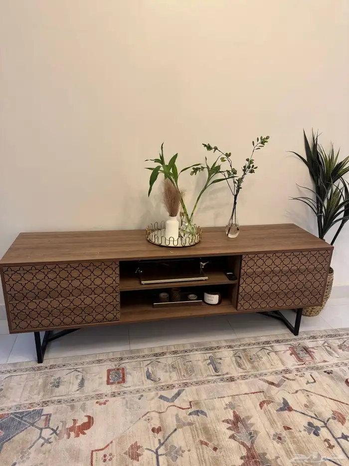 طاولة تلفزيون 1