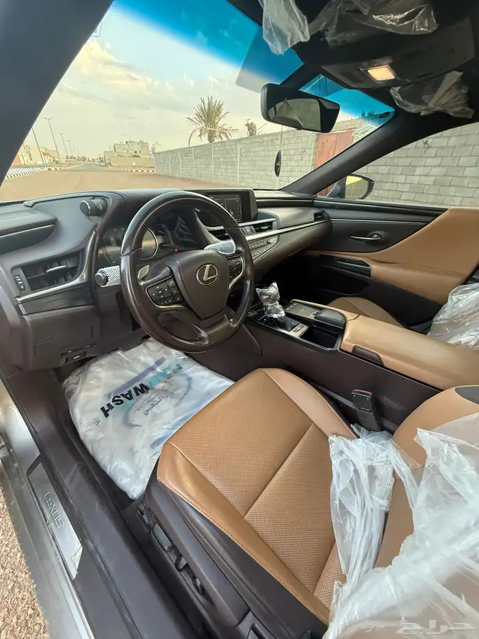 للبيع لكزس 2021 39