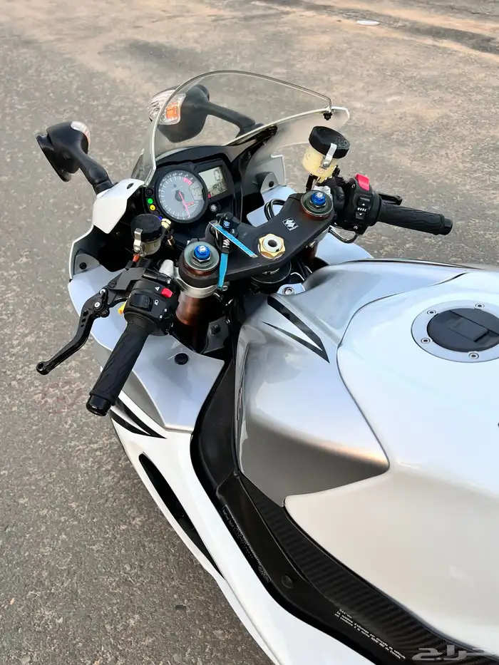 دباب سوزوكي 1000 موديل 2008 6