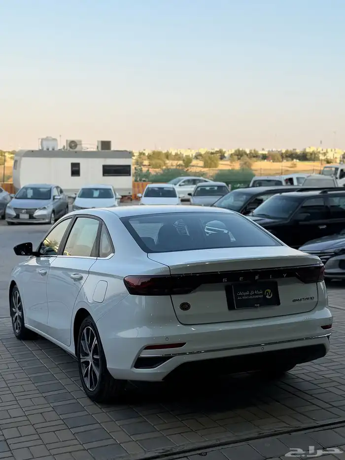 جيلي ام جراند 2023 فل كامل 4