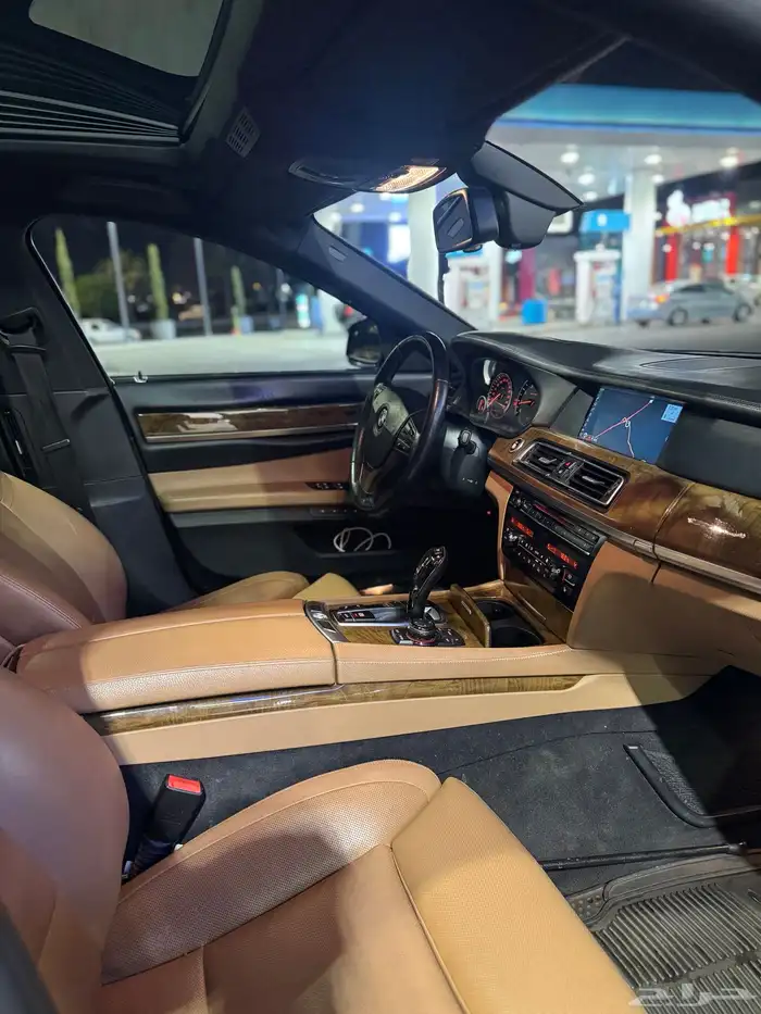 BMW 2011 مقاس 750 5