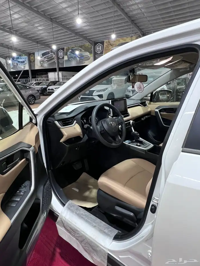 تويوتا راف فور LE دفع رباعي هايبرد 2025 جديد 115.800 شامل 8