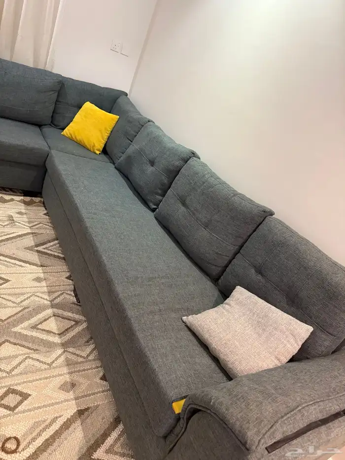 كنب للبيع يحتاج له تنجيد 2