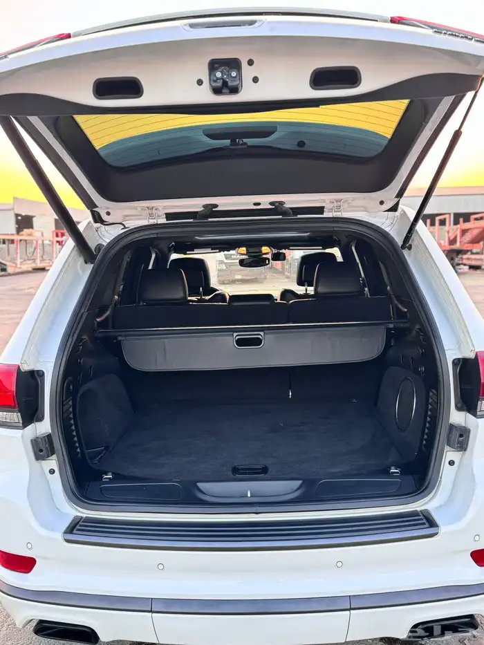 للبيع جيب شروكي 2020 وارد كوريا 24