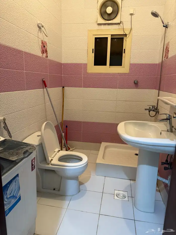 للإيجار ملحق شقة مفروشة حي الحمدانية غرفتين وصالة 10