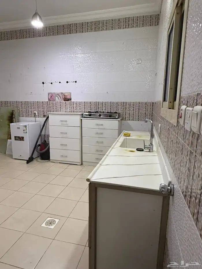 للإيجار ملحق شقة مفروشة حي الحمدانية غرفتين وصالة 3