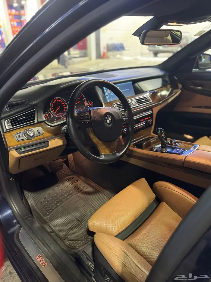 BMW 2011 مقاس 750 1