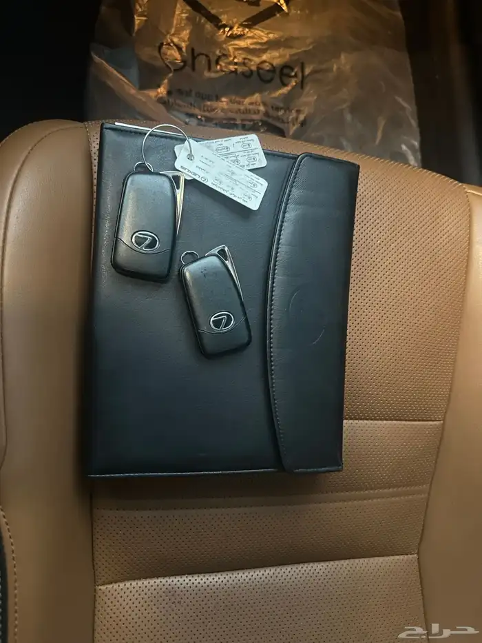 لكزس is300 2021 18