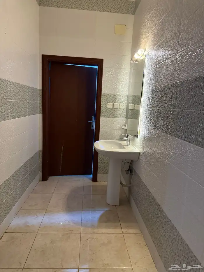 للإيجار ملحق شقة مفروشة حي الحمدانية غرفتين وصالة 9