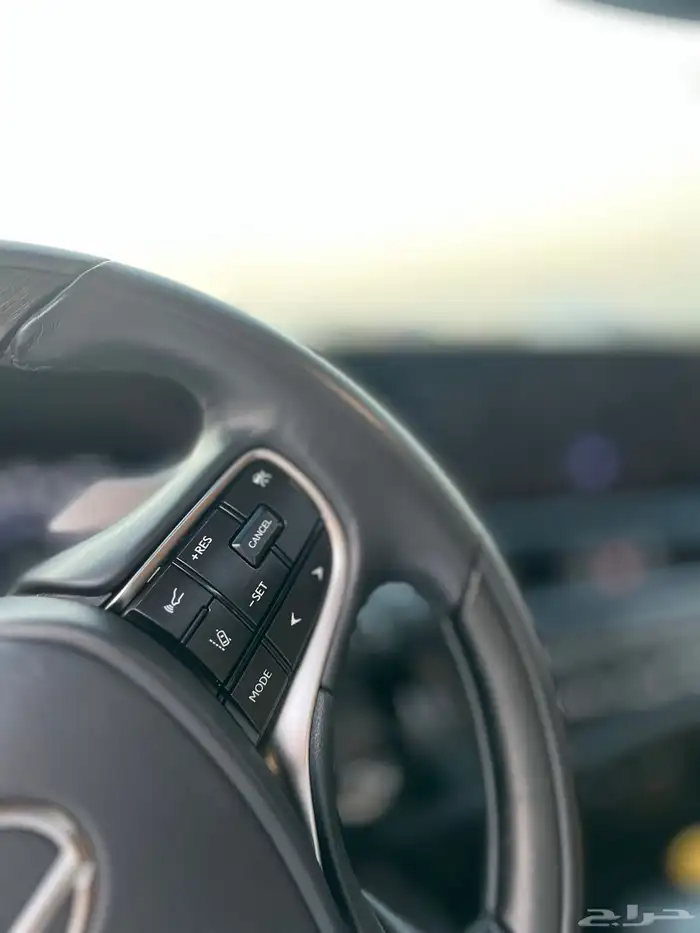 لكزس ES300h بدي وكاله مالك اول فل كامل 37