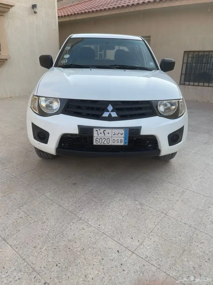 ميتسوبيشي L200 بنزين 2015 ممشى قليل 1
