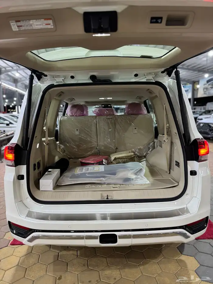 تويوتا لاندكروزر GXR-L4 بنزين 2025 جديد تم البيع 26