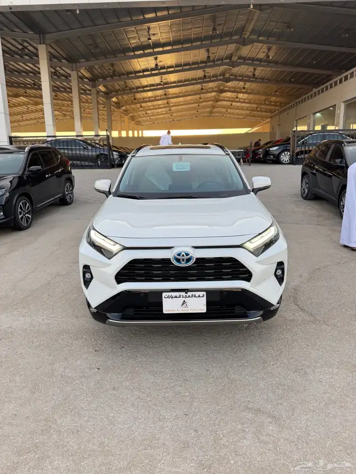 للبيع تويوتا راف فور 2024 - فل كامل هايبرد - بحالة الوكاله 0