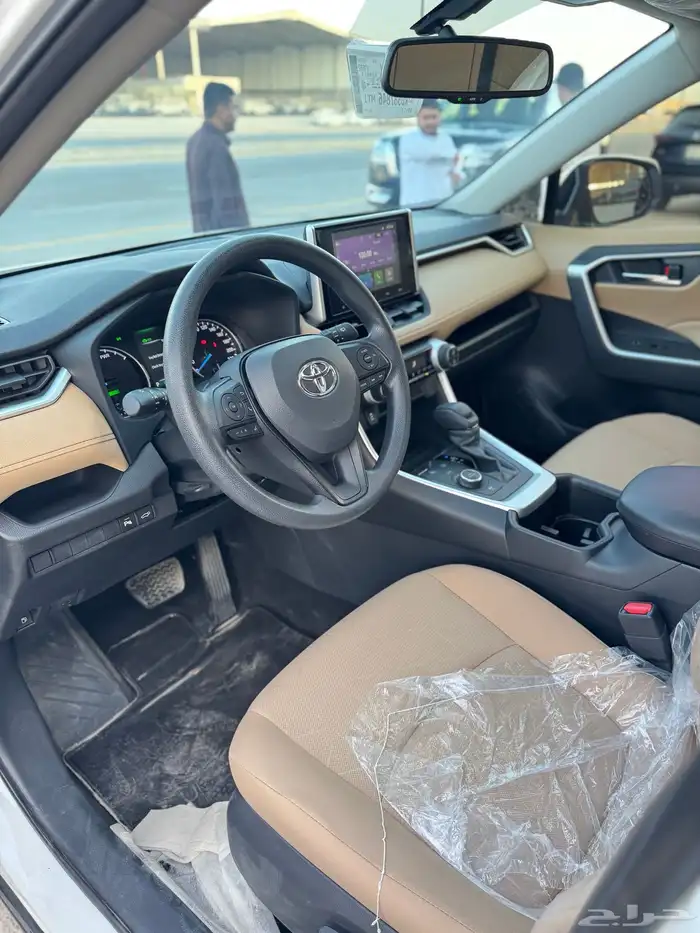 للبيع تويوتا راف فور 2024 - فل كامل هايبرد - بحالة الوكاله 12