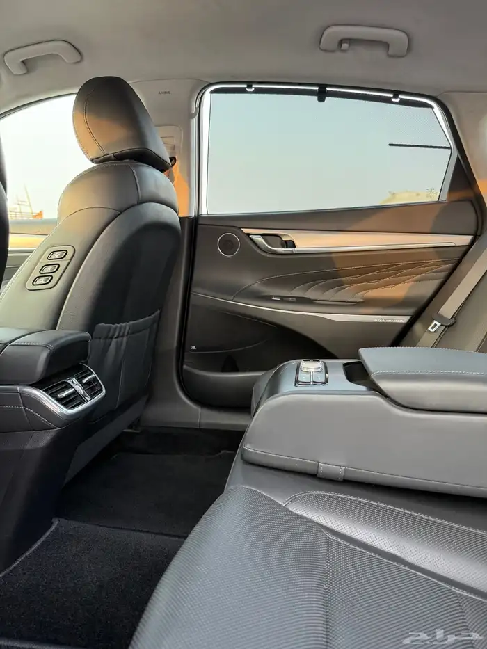 ازيرا 2022 -كاليجرافي 6 سلندر اعلا مواصفات بدون بنورما للبيع 14