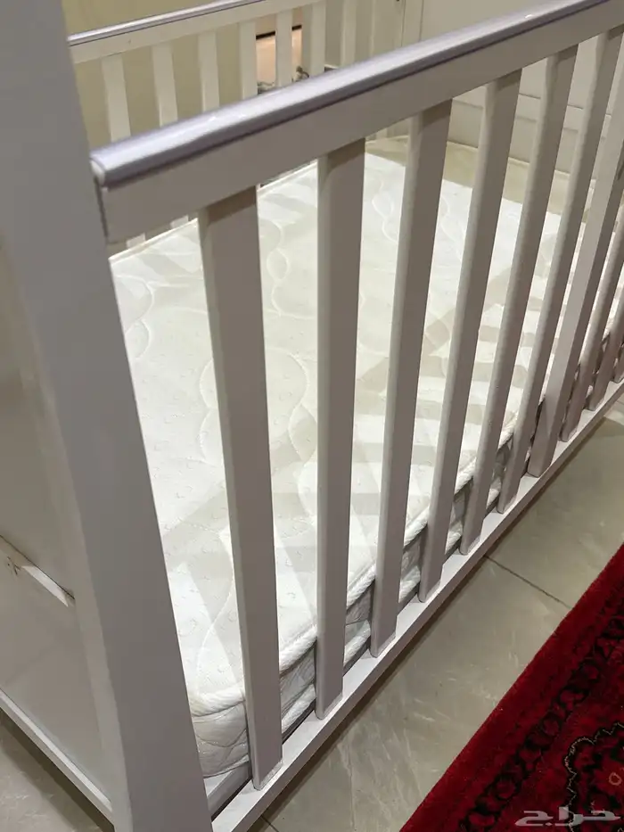 للبيع سرير طفل 5