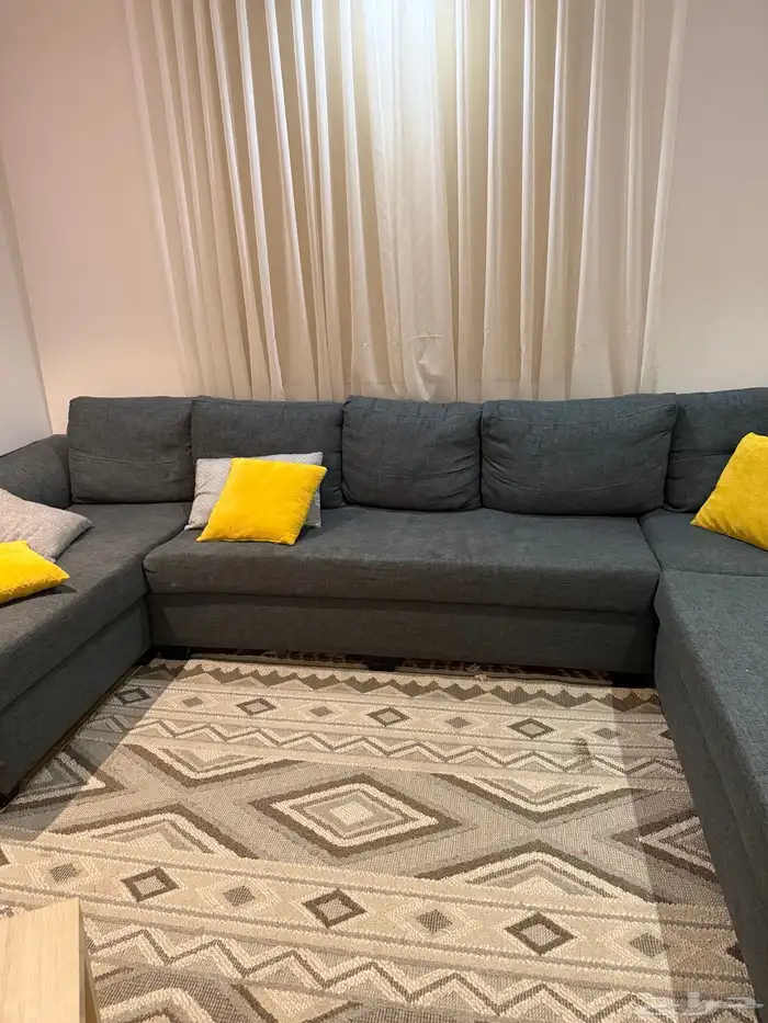 كنب للبيع يحتاج له تنجيد 1