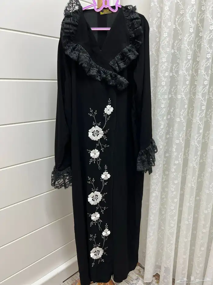 عباية من ديزاج المصممة وعد الكثيري 2