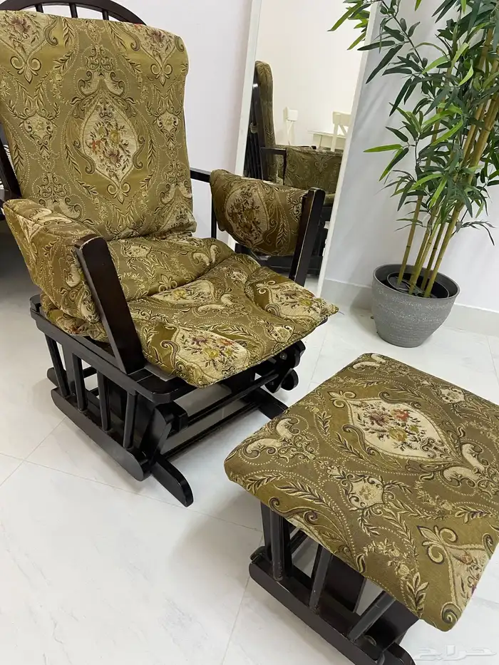 كرسي هزاز خشب 0