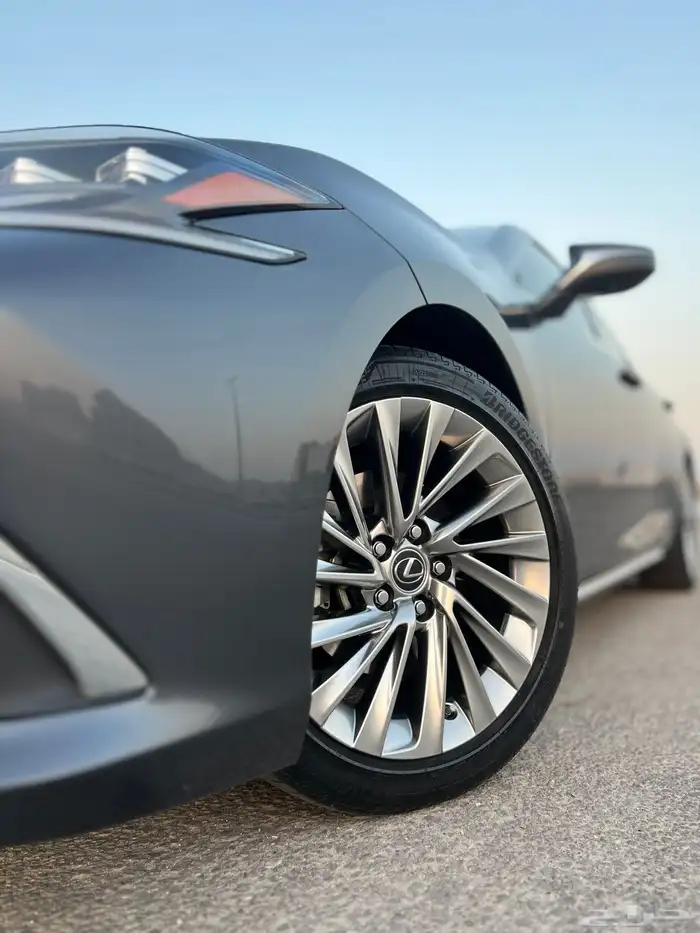 لكزس ES300h بدي وكاله مالك اول فل كامل 10